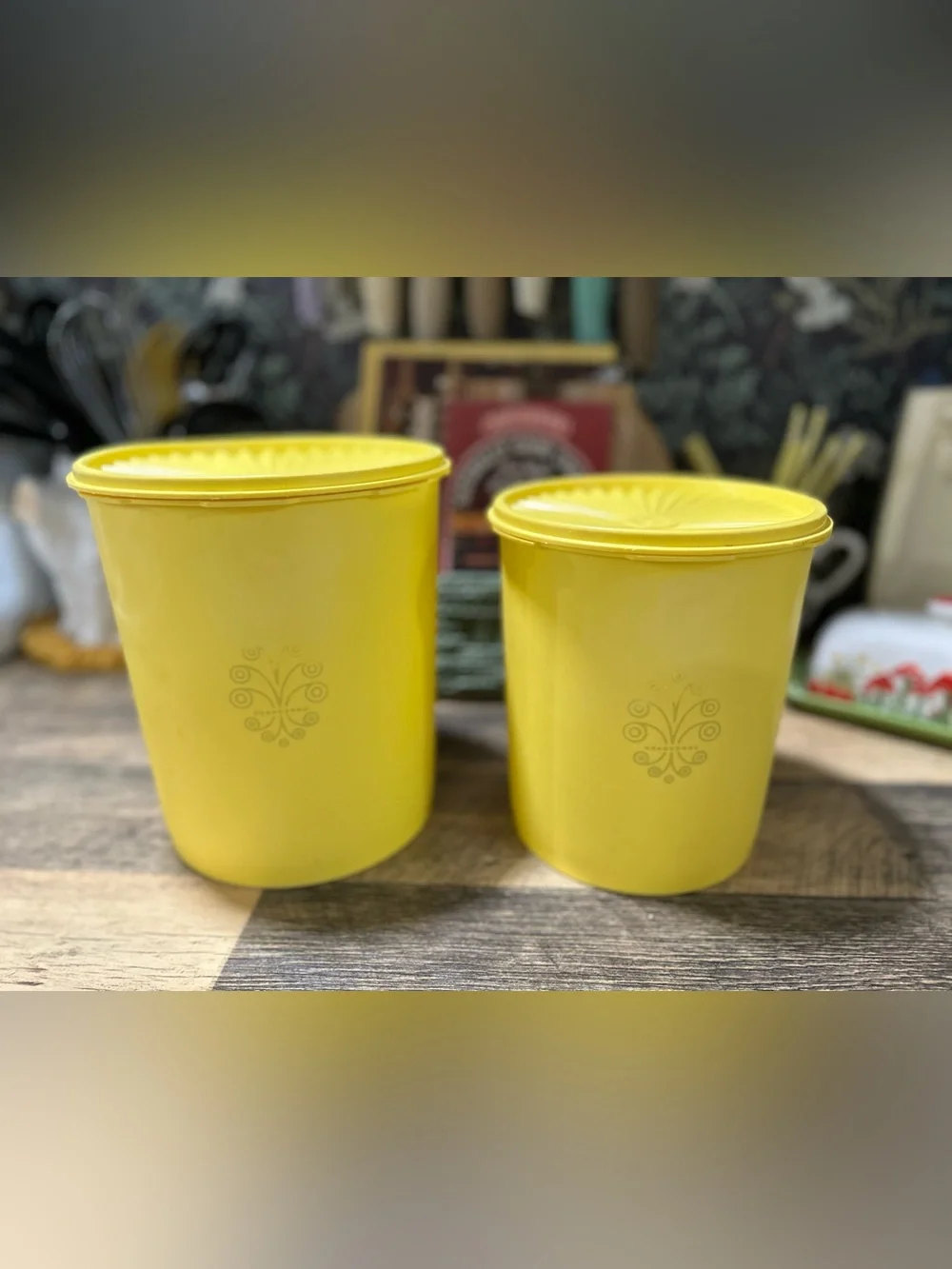 Vintage Tupperware Yellow Decorator Canisters 805-4 807-5 Sunburst Lids US